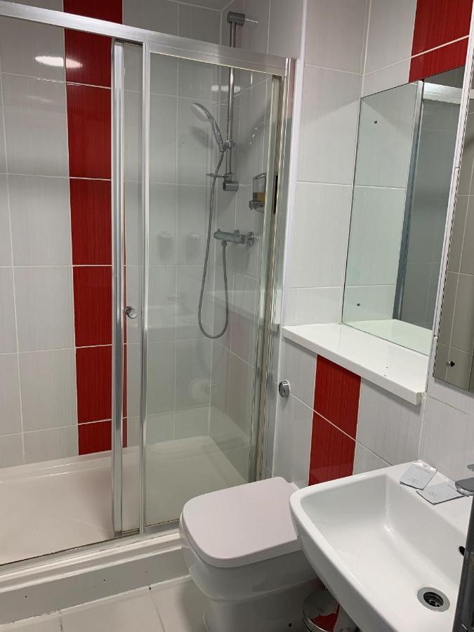 Euro Hotel Вэмблей Экстерьер фото