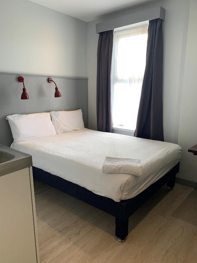 Euro Hotel Вэмблей Экстерьер фото