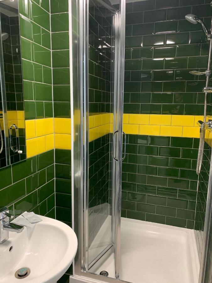 Euro Hotel Вэмблей Экстерьер фото