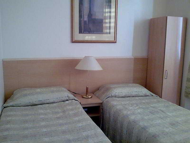 Euro Hotel Вэмблей Экстерьер фото