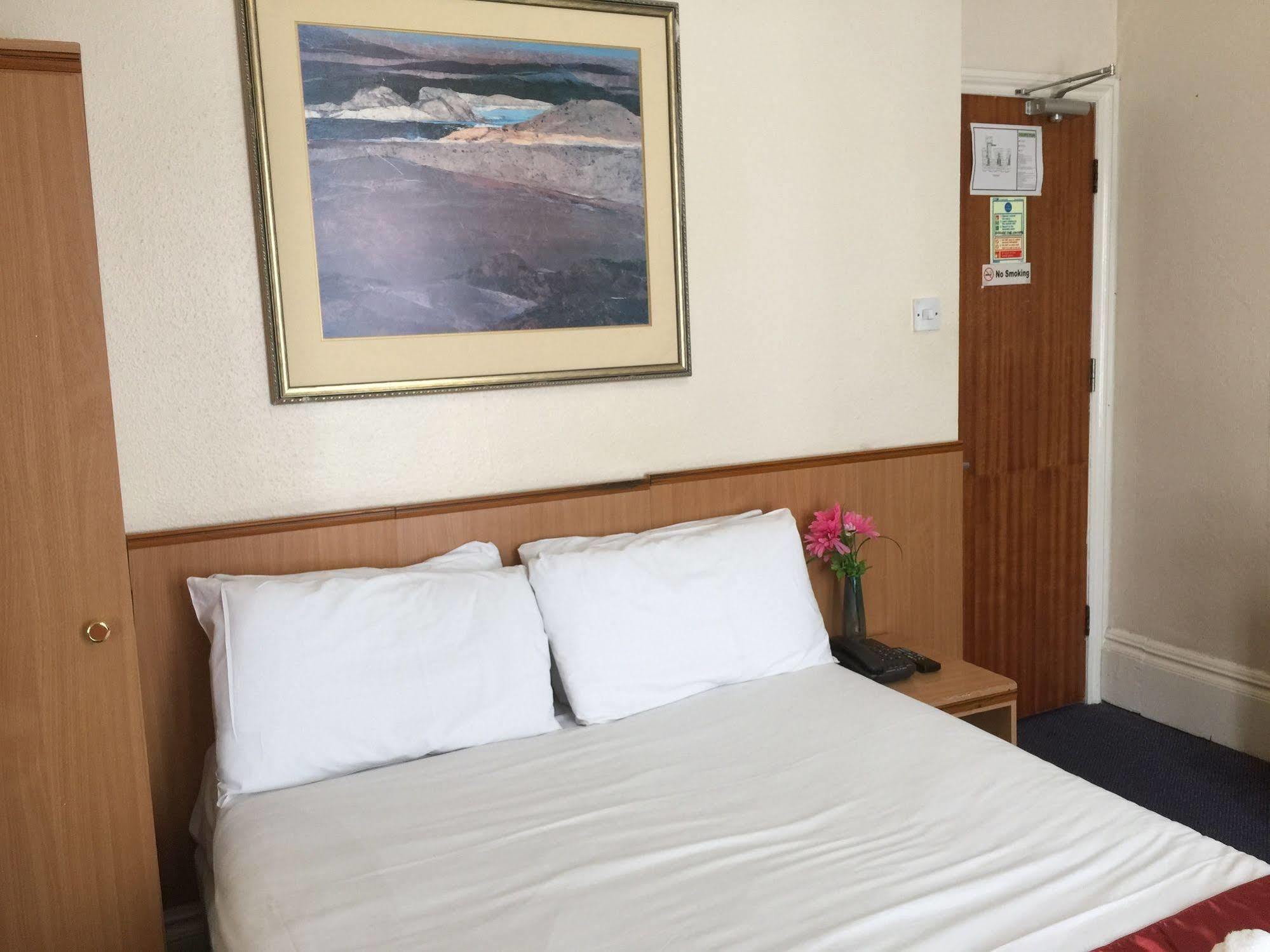 Euro Hotel Вэмблей Экстерьер фото